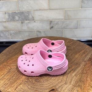 Crocs Toddler Kids Classic Glitter Pink Clogs NWOT